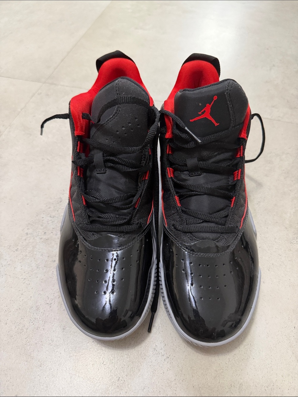 New Jordan stay loyal, Men's Black Patent Leather Basketball Shoes with Red Acce